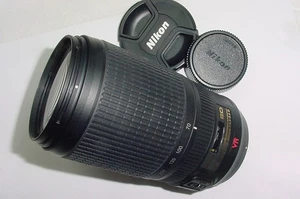Nikon 70-300mm F/4.5-4.6 G ED VR AF-S Nikkor AF Zoom Lens - Mint - Picture 1 of 5