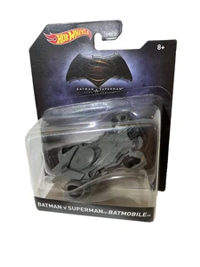 Hot Wheels Batman 1:50 Scale Vehicle Batman V Superman Batmobile - Picture 1 of 5