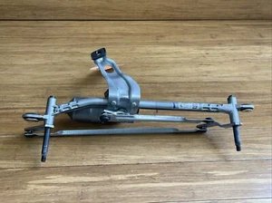 OEM 2023-2024 BMW X1 U11 Front Windshield Wiper Linkage Motor and Module ๐ท - Picture 1 of 7