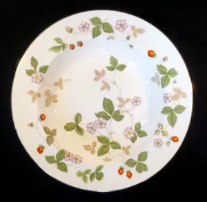 Beautiful Wedgwood Wild Strawberry Rimmed Soup Bowl - Picture 1 of 3