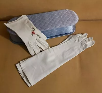 2 Vtg White Kid Leather 4" Long Short 9" Gloves Sz 7 France w/Satin Quilted Box - Image 1 of 4