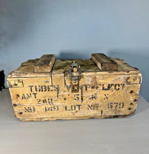 Wooden Ammo Box Case With Cushioned interia And Beautiful Lock VGC Vintage - Picture 1 of 14
