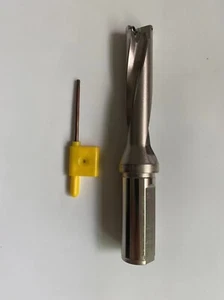 WC-17-4D-C20 U Drill 17mm (Coolant Thru) - WCMX03/WCMT03 Insert Compatible - Picture 1 of 9
