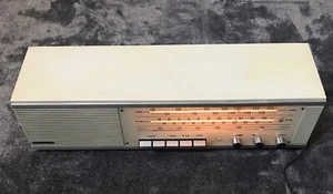 Grundig White Solid State AM/FM Model RF 81U Desk Table Radio. - Picture 1 of 6