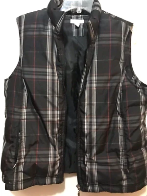 Chaleco acolchado talla grande a cuadros negro gris rojo plumón cremallera completa frontal Charter Club Foto 1 de 4