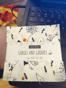 "Ghouls And Goodies" Charm Pack By Stacy Iest Hsu (Moda, 42-5" Squares) - Picture 1 of 11