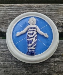 Ceramic Plaque after Andrea Della Robbia Baby of Clay Niccacci Deruta Italy 11cm - Picture 1 of 11