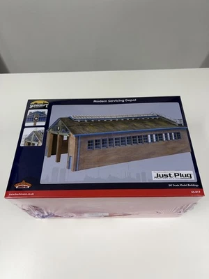 OO Gauge Bachmann Scenecraft 44-017 Modern Servicing Depot NEW SEALED - Image 1 of 4