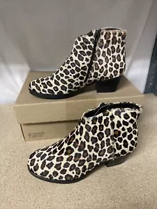 Women’s Clarks Uk 3 D Leopard Print Boot Mila Myth New Free Postage - Imagen 1 de 9