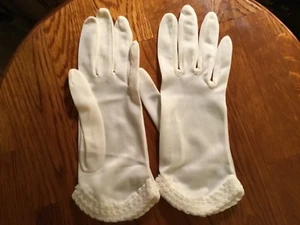 Vtg Sheer Nylon White Gloves with Edging - British Hong Kong - Size 6 - Picture 1 of 3