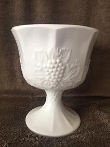 White Milk Glass Pedestal Compote Fruit Bowl Vase Grapes & Leaves Candy Dish 6" - Picture 1 of 4