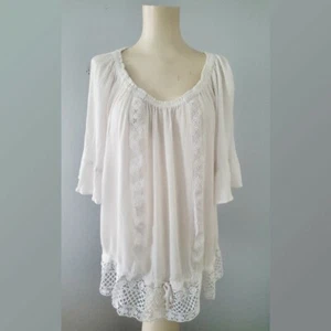 White Romantic Feminine Style Top - Picture 1 of 6
