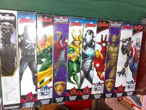 Hasbro Konvolut 12 Inch Marvel Universe Action Figuren Auflösung NEU - Bild 1 von 4
