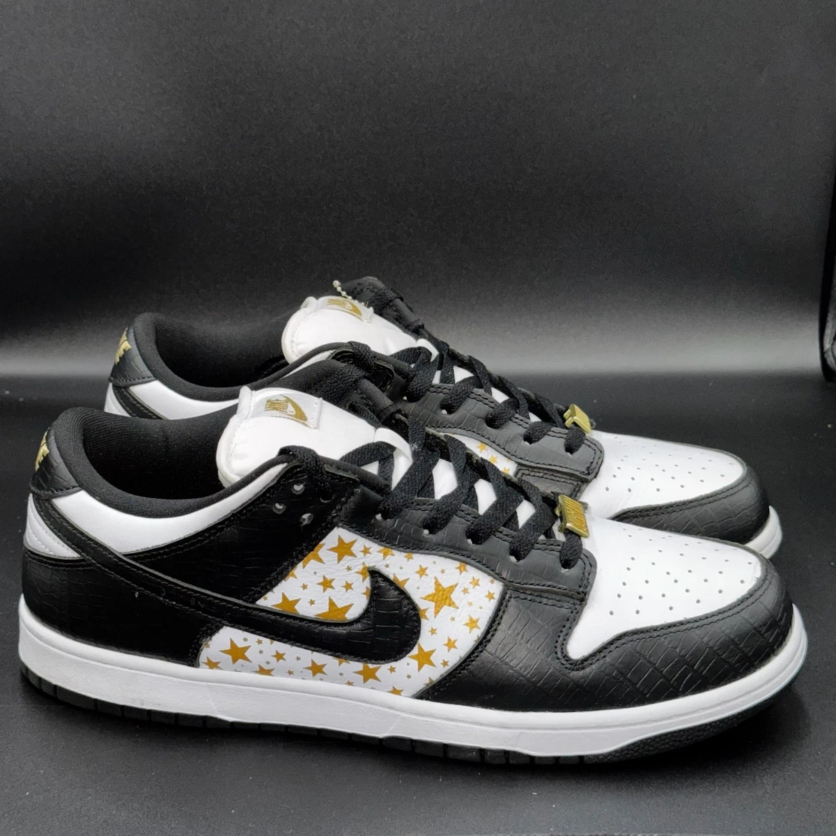 靴 26cm Supreme Nike SB Dunk Low Black Supreme x Nike SB Dunk Low Black HQ8487-001