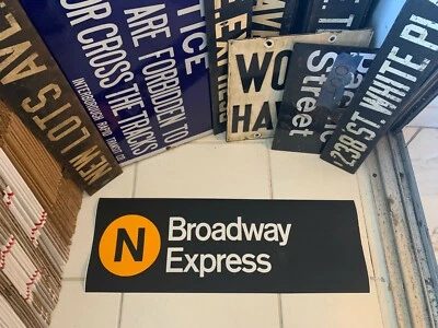 NY NYC SUBWAY ROLL SIGN MTA TRANSIT N BROADWAY EXPRESS THEATER ART DISTRICT ARTS - Image 1 of 4