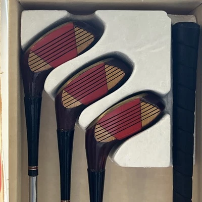 Juego De Colección De 4 Maderas De Caqui Wilson Staff 1,3,4,5 Ejes De Acero Agarre De Cuero Foto 1 de 4