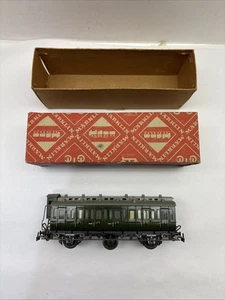 MARKLIN 330/2 Passenger Coach - Picture 1 of 10