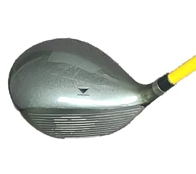 Titleist 875D 8.5° RH Titanium Driver R Flex Proforce 65 Gold Shaft Lamkin Grip - Image 1 of 4