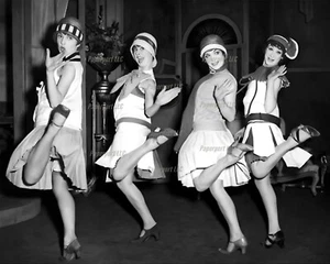 1920s Flapper Girls 8x10 Photo - Picture 1 of 1