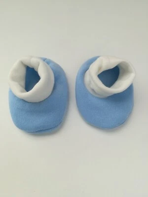 CHAUSSONS BEBE OU REBORN NEUFS  PAIRE 0 - 6 MOIS bleu vêtement garçon  fille - Photo 1/4