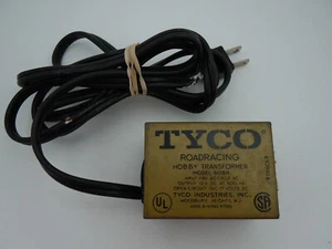 TYCO 17 VOLTIOS DC MODELO 608M HO JUGUETE TRANSFORMADOR / PAQUETE DE ENERGÍA ~ PROBADO @ 17.0V - Imagen 1 de 2