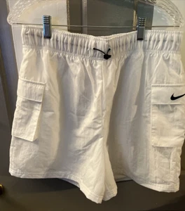 Women's Nike DM6247 Loose Fit High Rise Windbreaker Cargo Shorts White Large New - Picture 1 of 9