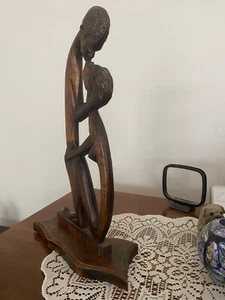 Afrikanische Holz geschnitzt Kunst Mann küsst Frau - Bild 1 von 2