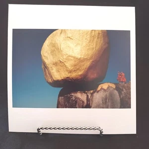 Impresión cuadrada HIROJI KUBOTA Magnum 6" x 6" firmada Monjes y rocas de Birmania - Imagen 1 de 4