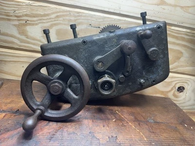 Delantal de carro de torno Logan con herrajes Foto 1 de 4