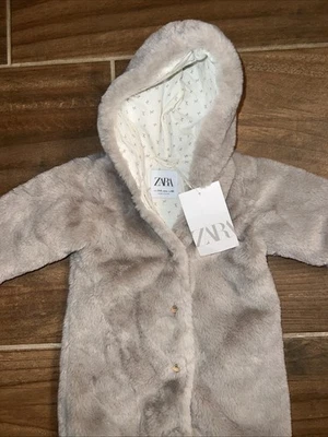 Mameluco de piel sintética Zara Baby 3-6 meses 1 pieza oso de peluche mono con capucha gris felpa Foto 1 de 3