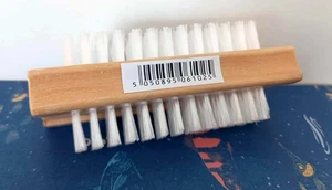 DOPPELSEITIGE HOLZNAGELBÜRSTE - Bild 1 von 1