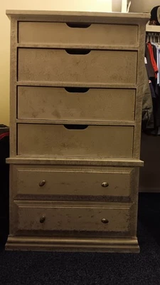Cómoda alta femenina blanca/gris con 6 cajones por recogida local de $140 Foto 1 de 3