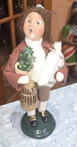 Byers' Choice Caroler Williamsburg 2003 Junge mit Vogelkäfig fast neuwertig - Bild 1 von 3