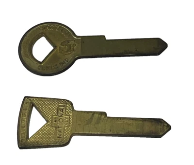 Curtis Bulldog H17 & National H18 Ford Ignition Trunk Door Key Blank - Image 1 of 4