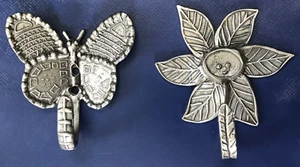 RARE Lot of 2 Pewter Butterfly Flower Hooks TW Tin Woodsman Metal brownie Art - Picture 1 of 6