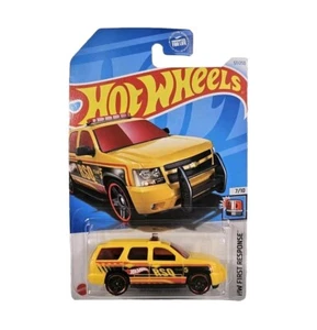 Hot Wheels '07 Chevy Tahoe #57 HW First Response 7/10 Toy Car COMBINE SHIPPING - Picture 1 of 2