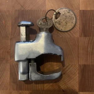 Vintage T&A Mfg. BYK-LOK • Cerradura de montaje de horquilla delantera • Llave incluida. (NJ) - Imagen 1 de 6