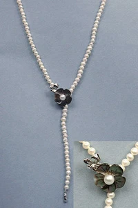 Collana di perle FW lunga 32" con chiusura a conchiglia di fiori intagliati NKL040032 - Foto 1 di 2