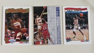 Stacey Augmon - 1991-92 NBA Hoops #554 (RC) #566 + 1994-95 Silver Signature #372 - Picture 1 of 8