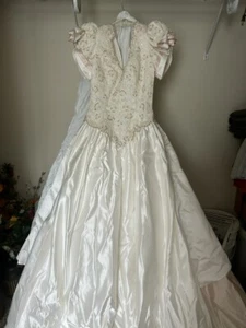 Vintage 90's Early 2000's Mon Cheri Wedding Dress Size 8 Bought New Never Worn  - Picture 1 of 3