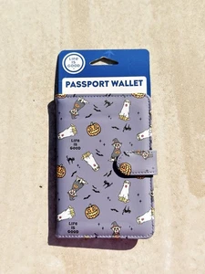 Reisepasshülle LIFE IS GOOD PASSPORT WALLET COVER Lila Geister Hunde 🎃Neu mit Etikett - Bild 1 von 2