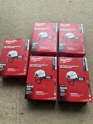 (5) Milwaukee Tool 2118-21 болт красный литий USB фара (600 люменов) новый - Изображение 1 из 3