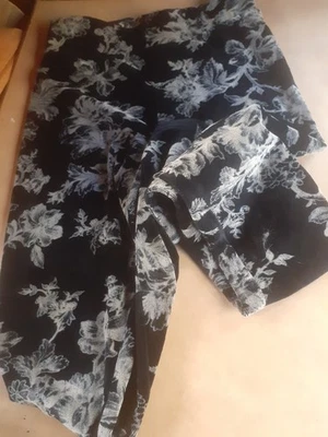Gorgeous Top Shop black grey floral velour leggings, Size 8 - Image 1 of 4