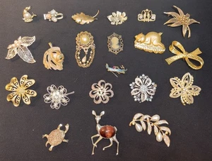 21pc Vintage Gold & Silver Tone Brooches & Pendant Jewelry Lot 3 Flowers Pig - Picture 1 of 24