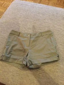 Neu mit Etikett Olive Green ""Easy Short"" aus limitierter Form, Größe 2!  - Bild 1 von 7