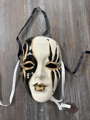 Máscara Sally Nueva Orleans Mardi Gras Cerámica Firmada Mascarada Artesanal Foto 1 de 4