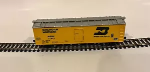 HO Scale Accurail 40' Wood Reefer Burlington Northern Western Fruit WFBX #71851 - Picture 1 of 6