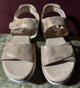 Georgie’s Vaneli Sandals Womens 6.5 Eber Strappy Gold Hook & Loop Comfort - Picture 1 of 5