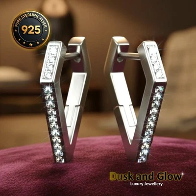 Par de pendientes de aro Huggie de piedra moissanita de plata esterlina 925 sólida regalo Reino Unido NUEVO Foto 1 de 4