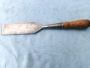 VINTAGE SOCKET FIRMER CHISEL - 1 3/4" WIDE - SIGNED: BUCK BROTHERS - Picture 1 of 4